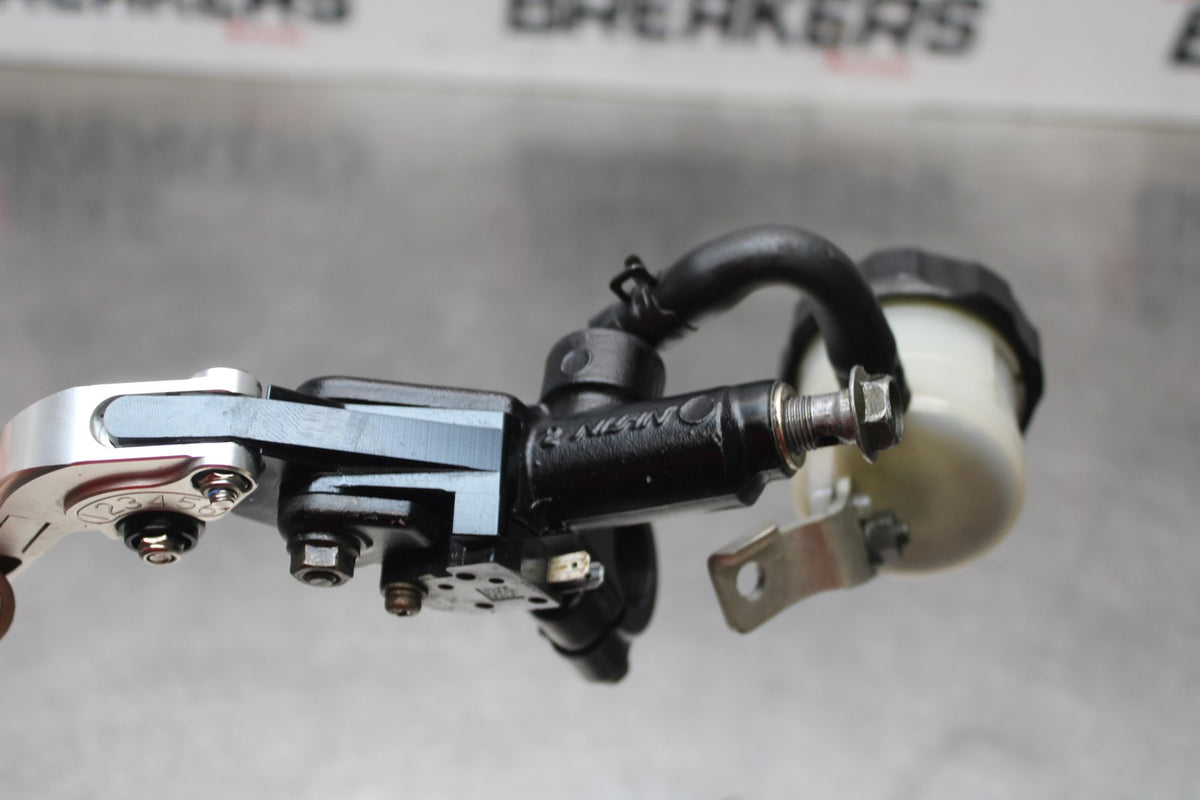 00 SUZUKI GSXR750 FRONT BRAKE MASTER CYLINDER w/ LEVER BB820