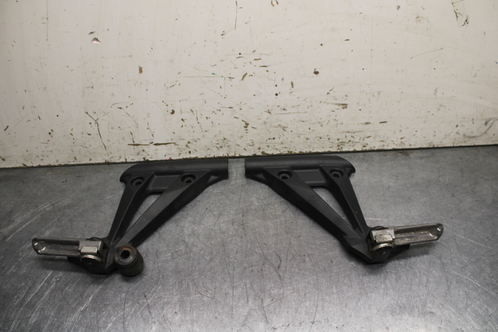 08-12 KAWASAKI NINJA 250R EX250J REAR BACK PASSENGER PEG SET PAIR BB111