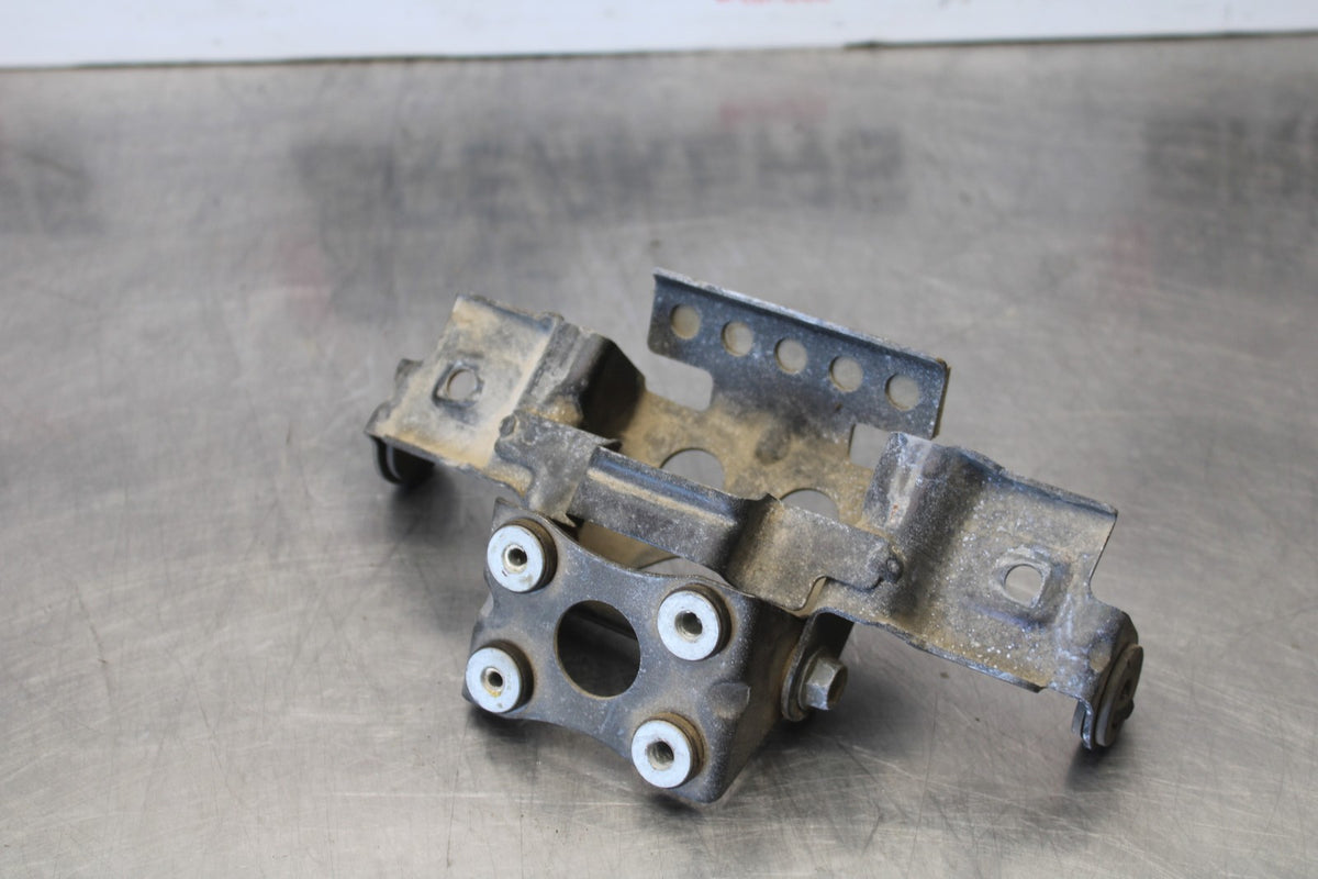 97-00 SUZUKI GSXR600 SRAD GAS TANK FUEL PETROL RESERVOIR BRACKET MOUNT BB921