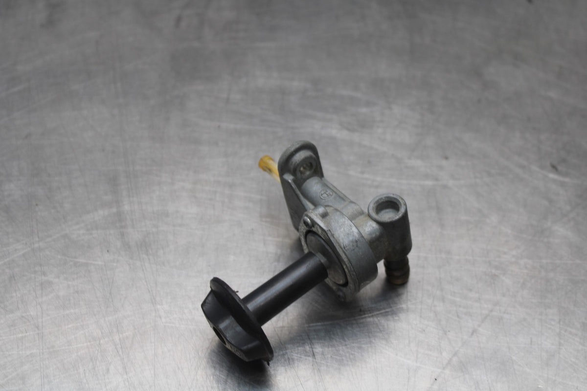 98 KAWASAKI NINJA ZX6 FUEL GAS TANK PETCOCK SHUT ON OFF VALVE BB870