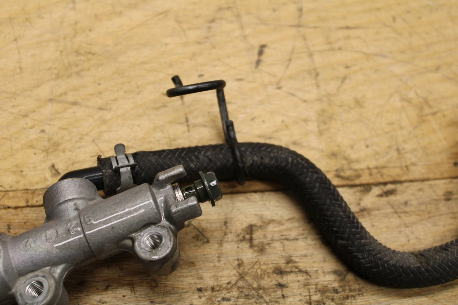 04-05 KAWASAKI NINJA ZX10R REAR BACK BRAKE MASTER CYLINDER W RESERVOIR BB322