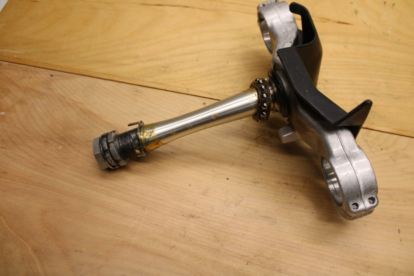 02-03 YAMAHA YZF R1 5PW FRONT FORKS CLAMP LOWER TRIPLE TREE STEM BB313