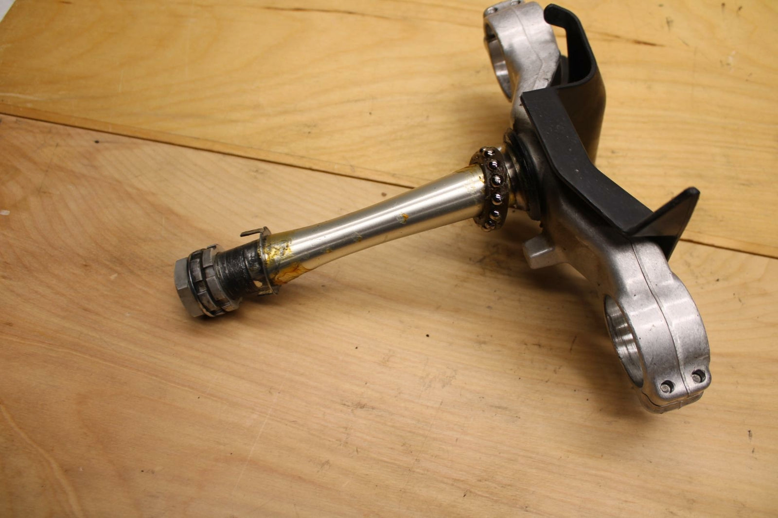 02-03 YAMAHA YZF R1 5PW FRONT FORKS CLAMP LOWER TRIPLE TREE STEM BB313