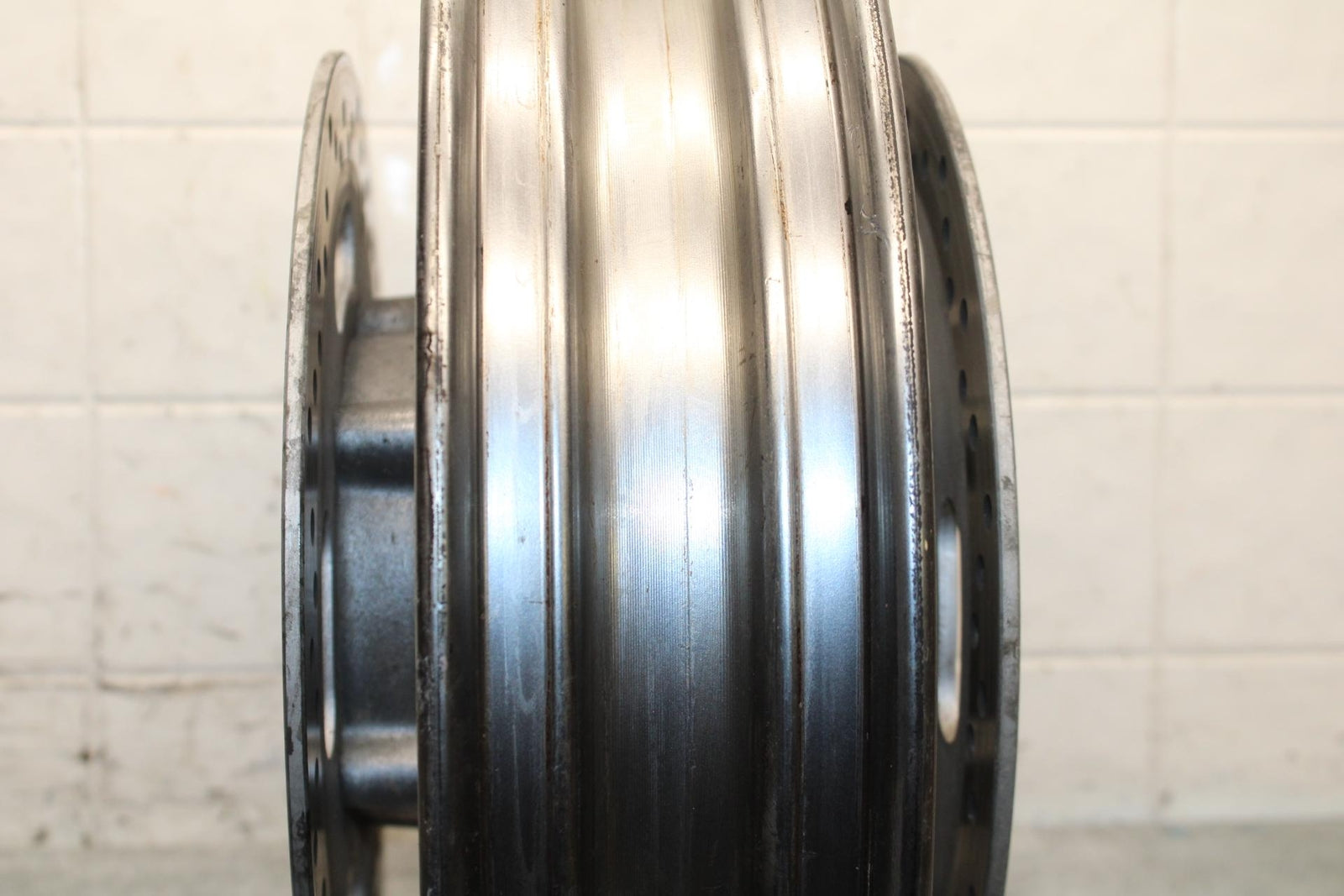 2005 Kawasaki Vulcan 1600 VN1600D FRONT WHEEL AND LEFT RIGHT RORORS BB556