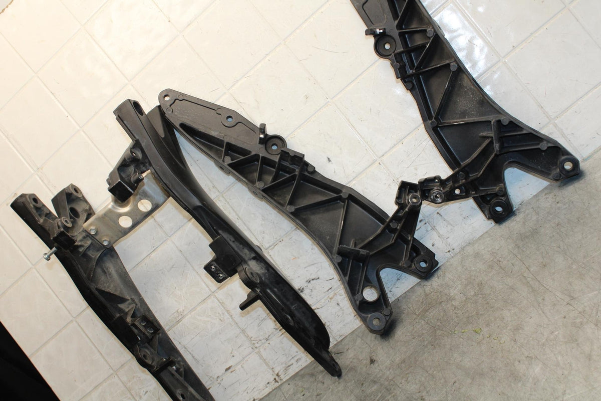 06-07 SUZUKI GSXR600 750 REAR BACK TAIL SUBFRAME SUB FRAME BB543