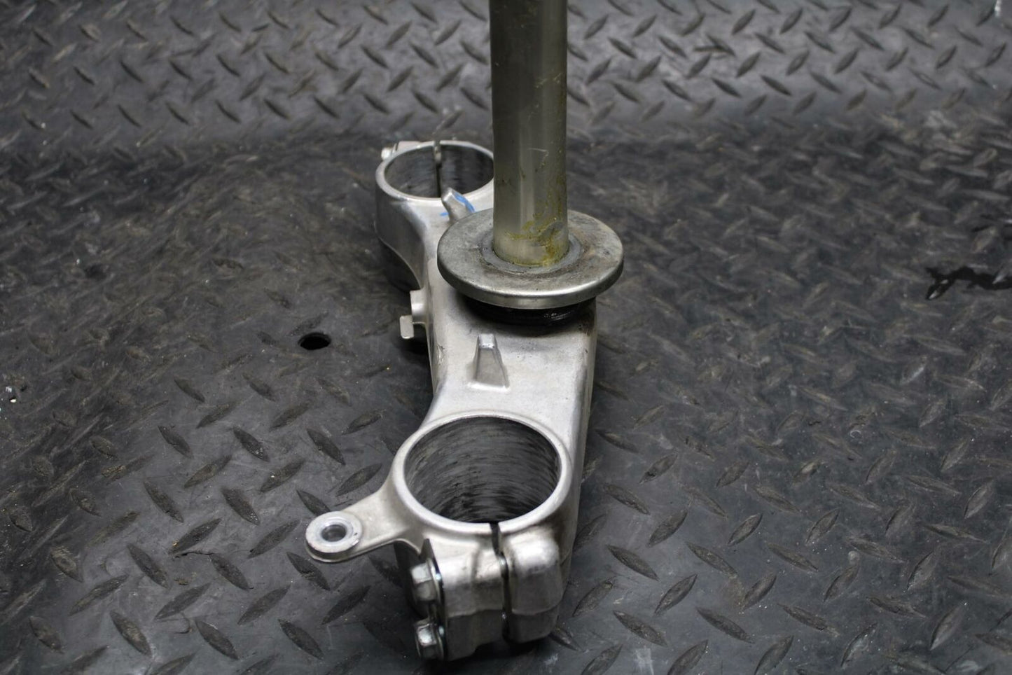 08-09 SUZUKI GSXR600 FRONT FORKS CLAMP LOWER TRIPLE TREE STEM BB226