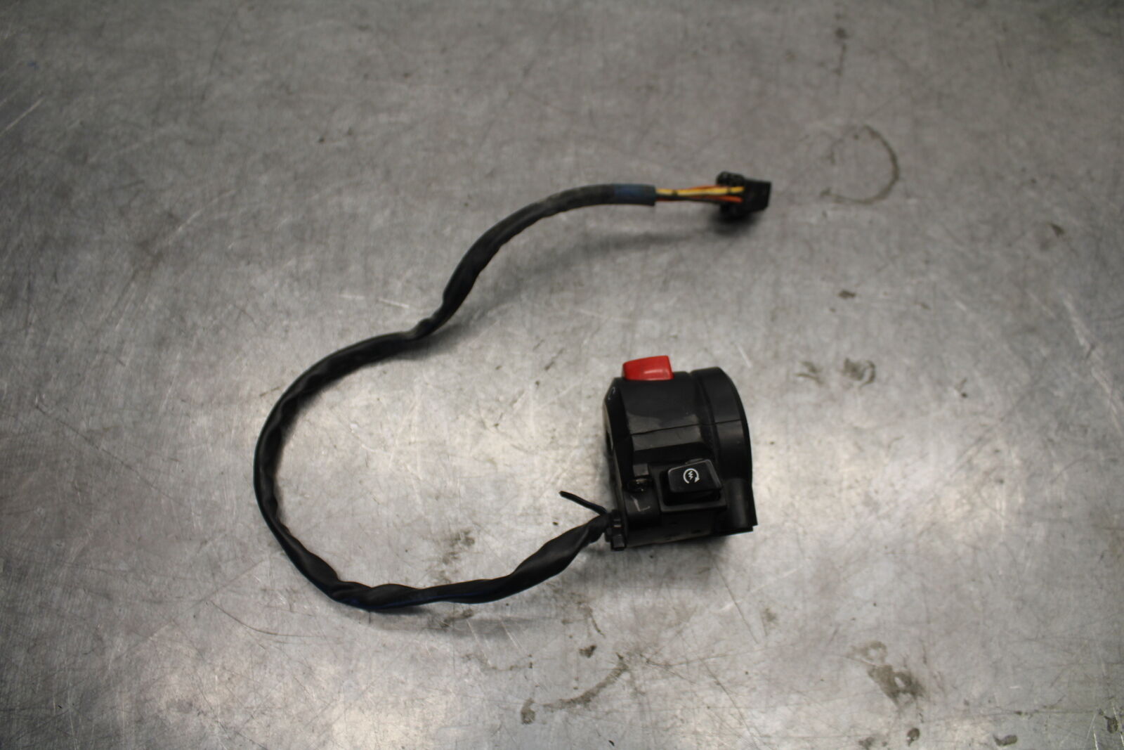 05-06 SUZUKI GSXR1000 RIGHT CLIP ON HANDLE KILL OFF START SWITCH SWITCHES BB677