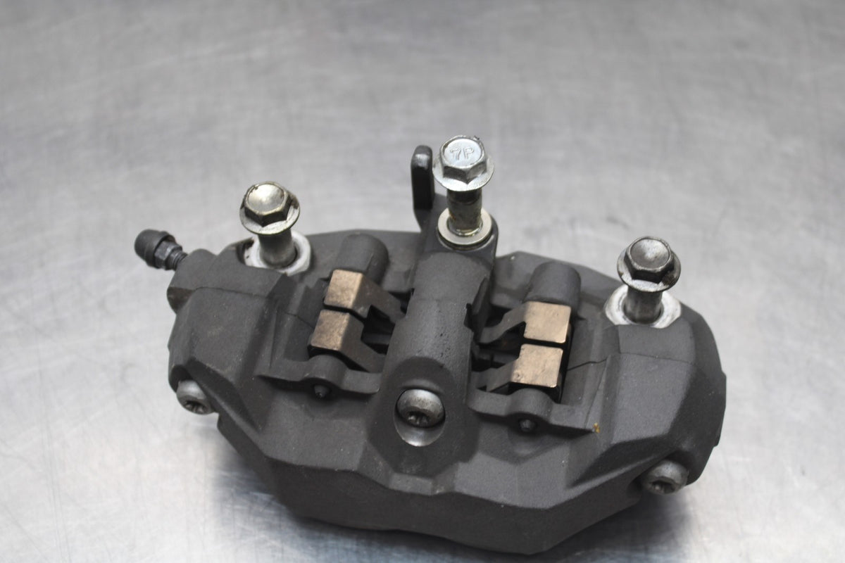 06-07 SUZUKI GSXR 600 RIGHT LEFT FRONT BRAKE CALIPER SET PAIR CALIPERS BB822