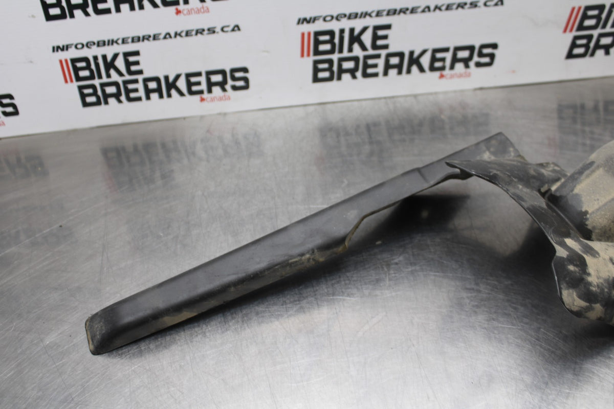 22-25 YAMAHA YZF R7 REAR BACK WHEEL TIRE HUGGER FENDER BEB-21629-00-00 BB769