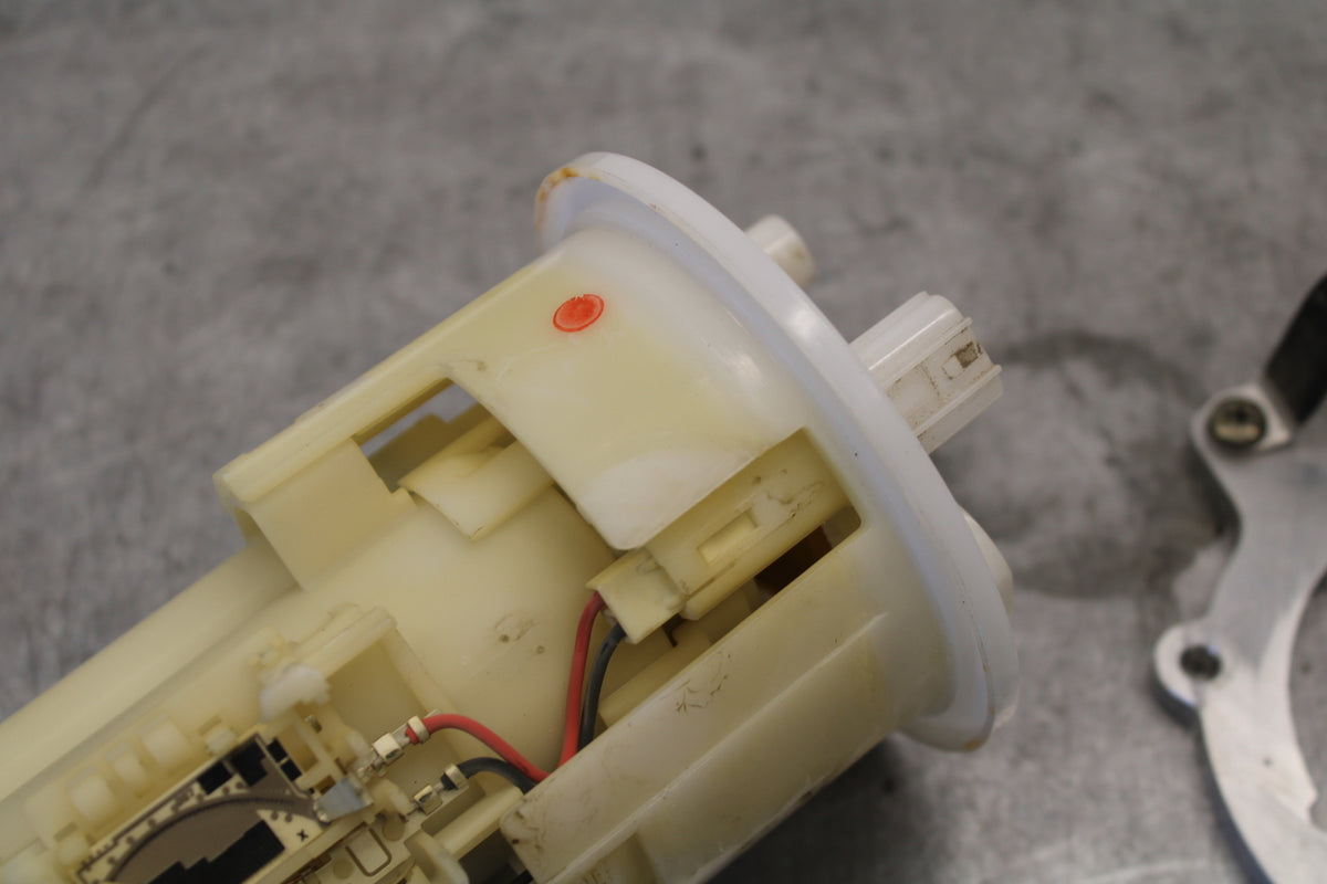 07-09 YAMAHA FZ6 FUEL PUMP GAS PETROL SENDER UNIT 5VX-13907-02-00 BB713