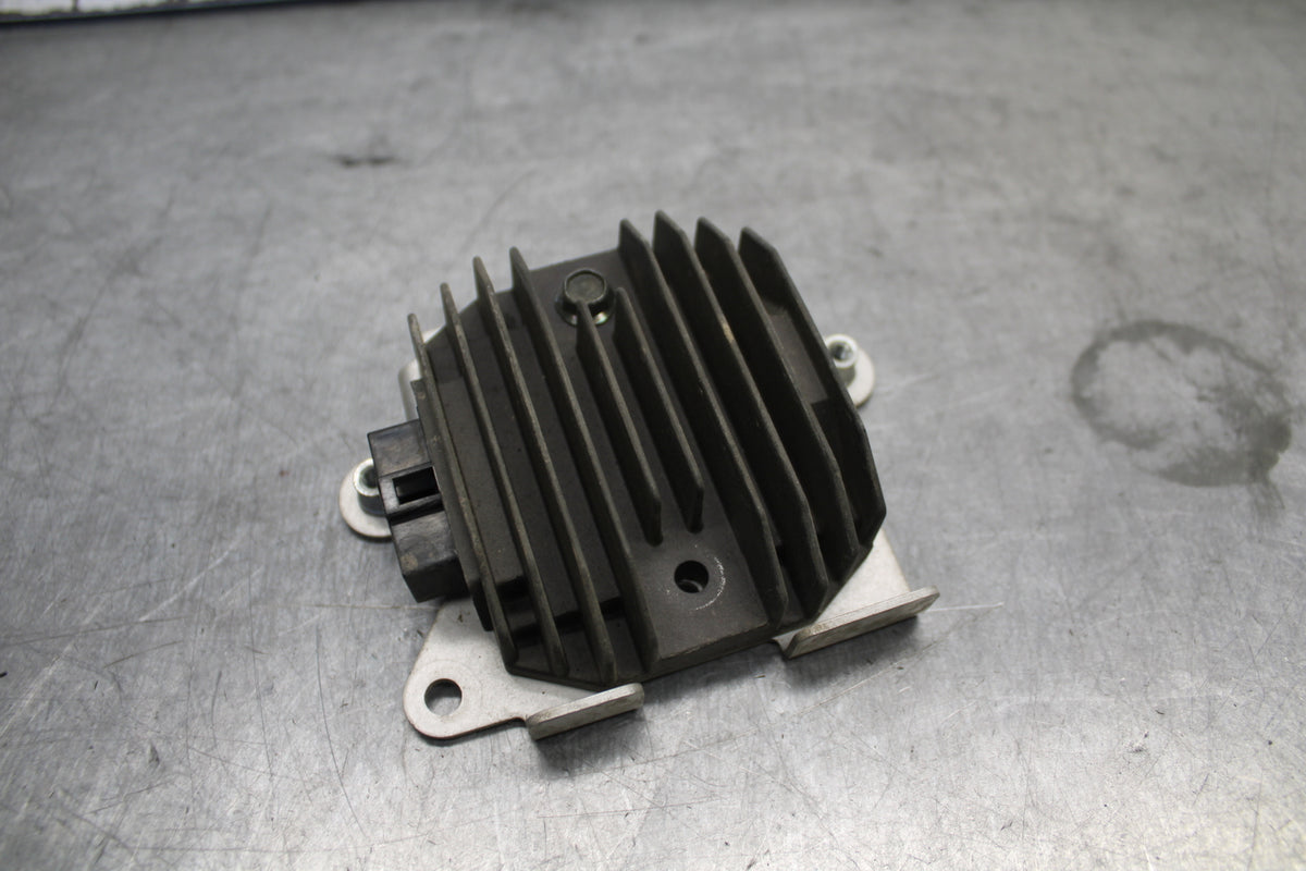 07-09 YAMAHA FZ6 RECTIFIER VOLTAGE REGULATOR BB713