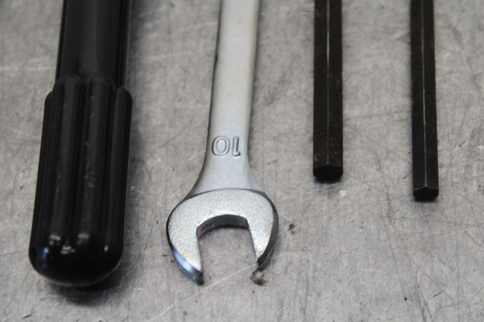 16 KAWASAKI NINJA ZX10R STOCK TOOLS OEM TOOL BAG KIT SET 56007-0141 BB650