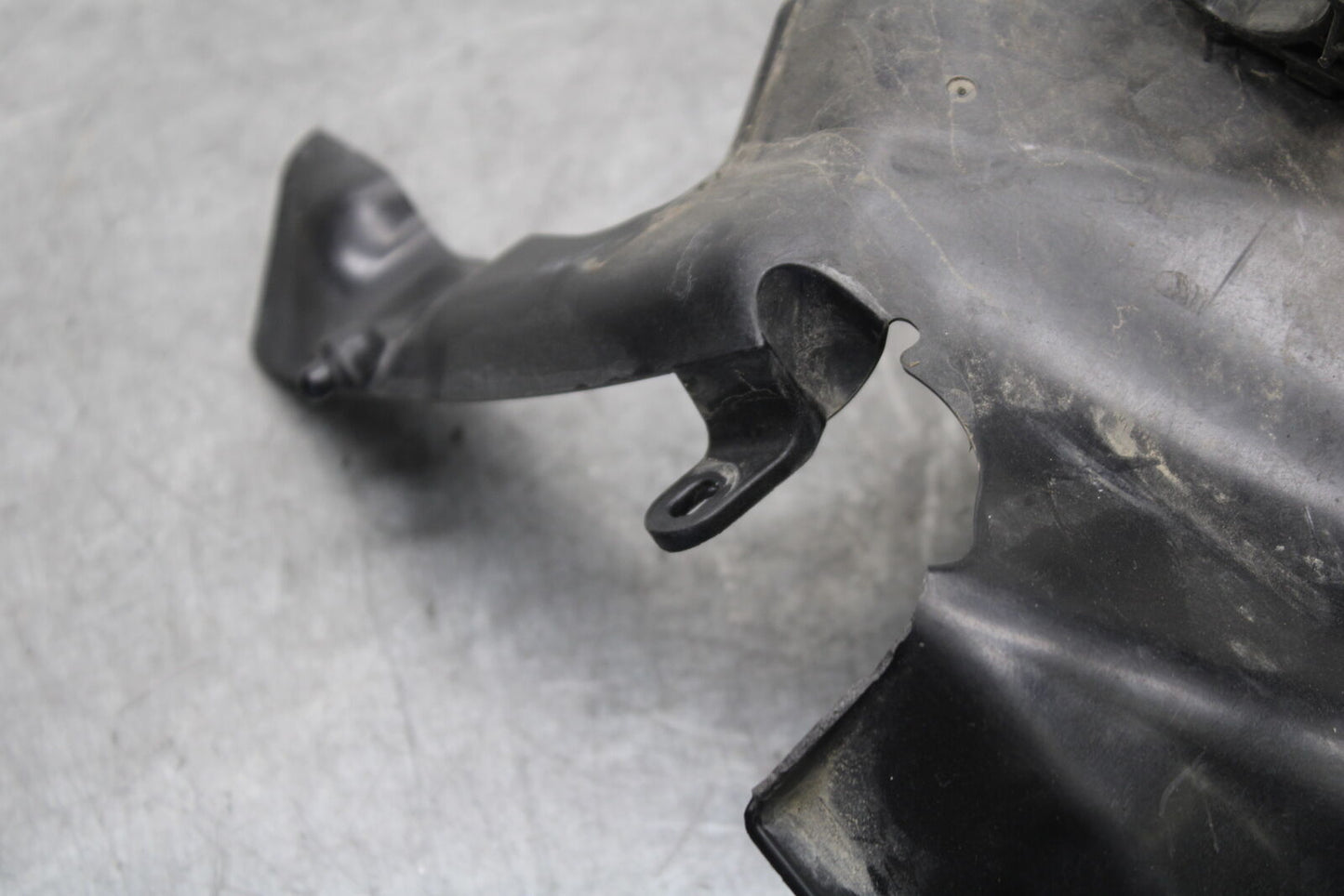 13-18 KAWASAKI NINJA ZX6R LOWER FRONT UPPER INNER HEADLIGHT COWL FAIRING  BB666