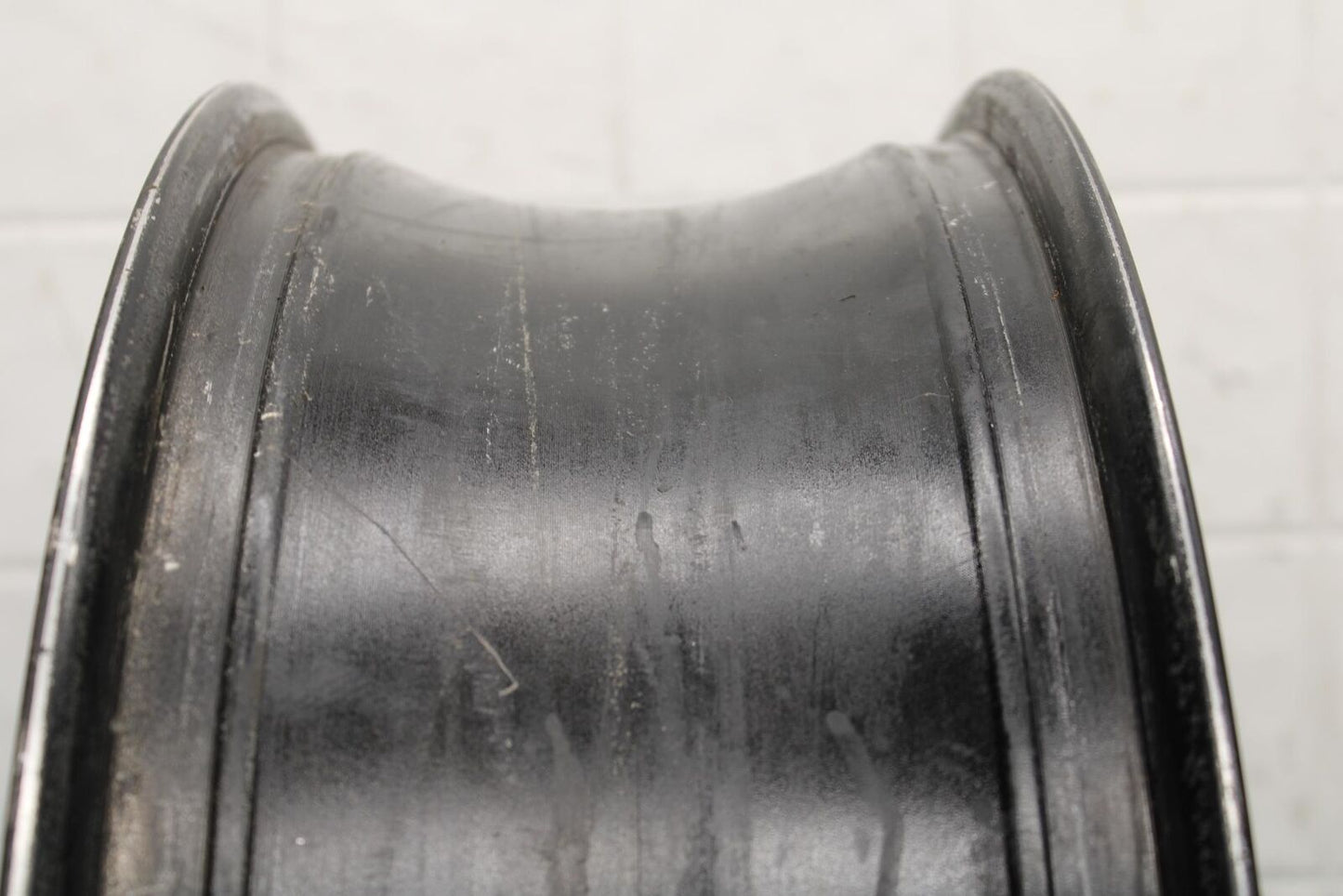 2000 Yamaha YZF R6 REAR ROTOR BACK BRAKE DISC AND REAR WHEEL BB558