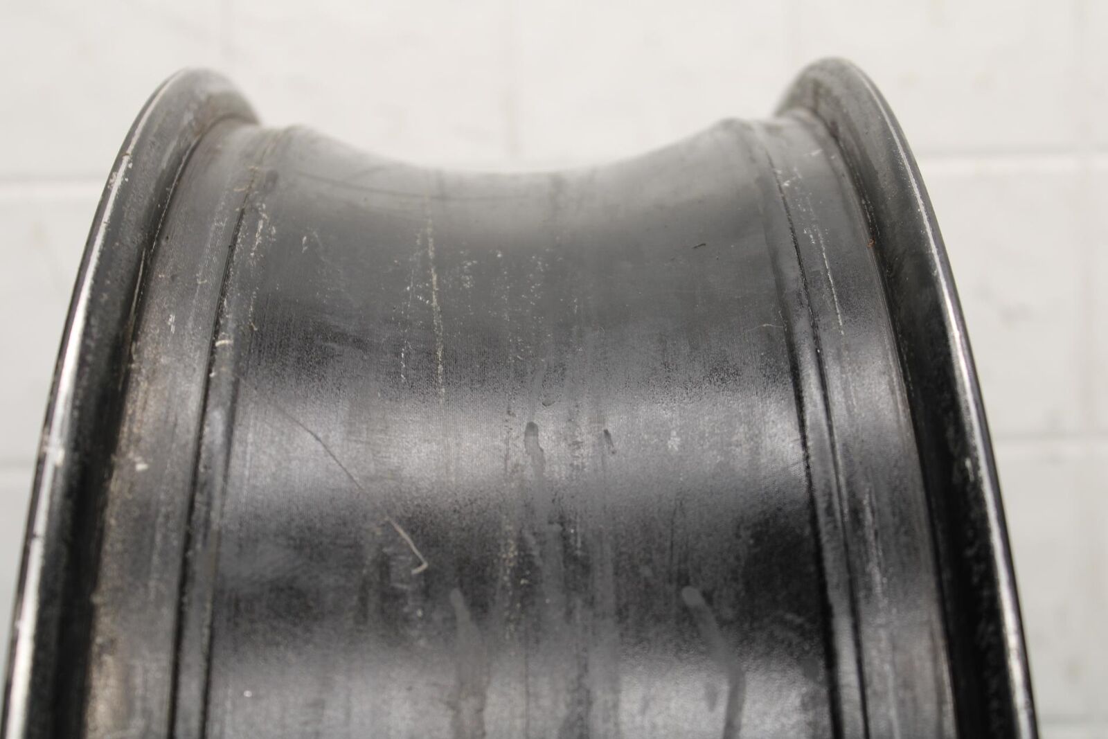 2000 Yamaha YZF R6 REAR ROTOR BACK BRAKE DISC AND REAR WHEEL BB558