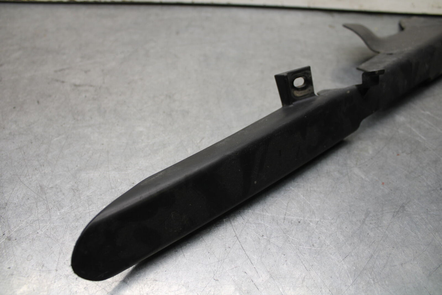 16 KAWASAKI NINJA ZX10R REAR BACK DRIVE CHAIN GUARD SHIELD 36014-0062  BB650