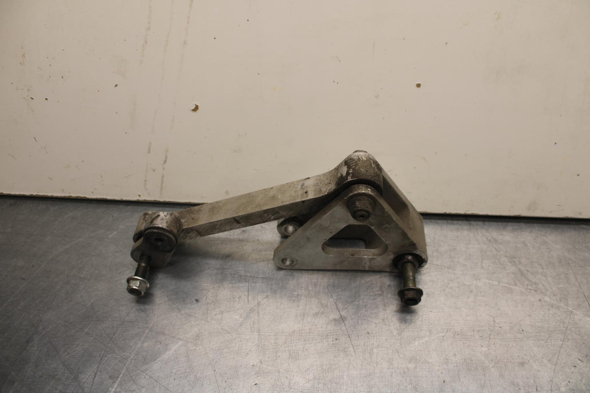 2007 Yamaha YZF R1 REAR DOGBONE SHOCK LINKAGE LINK BB83