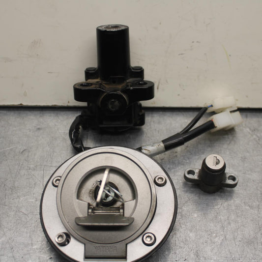 2007 Yamaha VStar XVS1300A IGNITION LOCK KEY SET W/ GAS CAP AND SEAT LOCK BB78