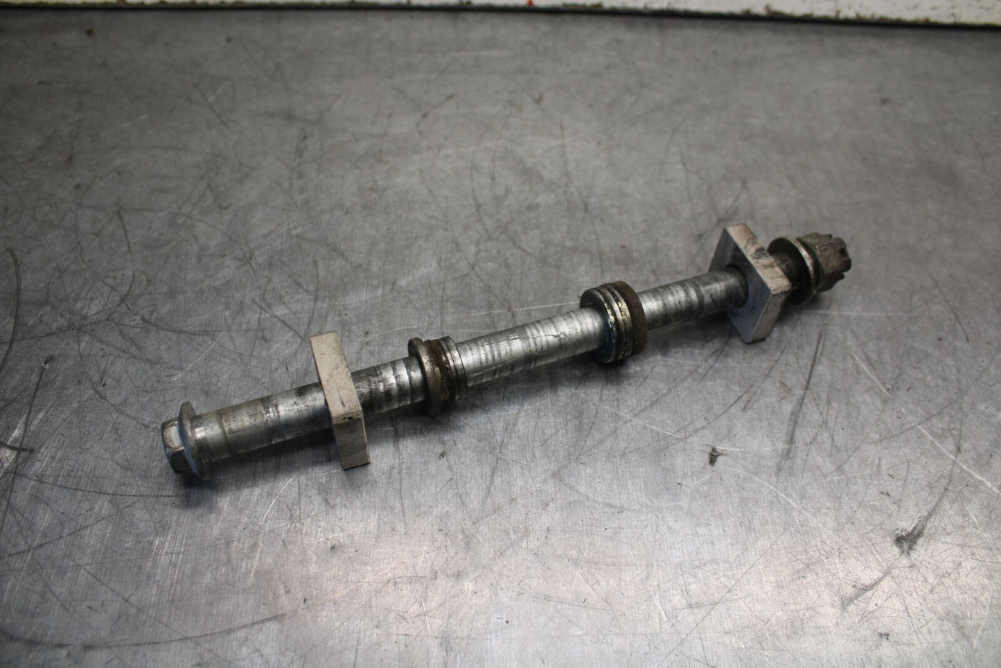 12-17 KAWASAKI ER-6N Z650 REAR AXLE BACK WHEEL RIM PIVOT BOLT AXEL BB709