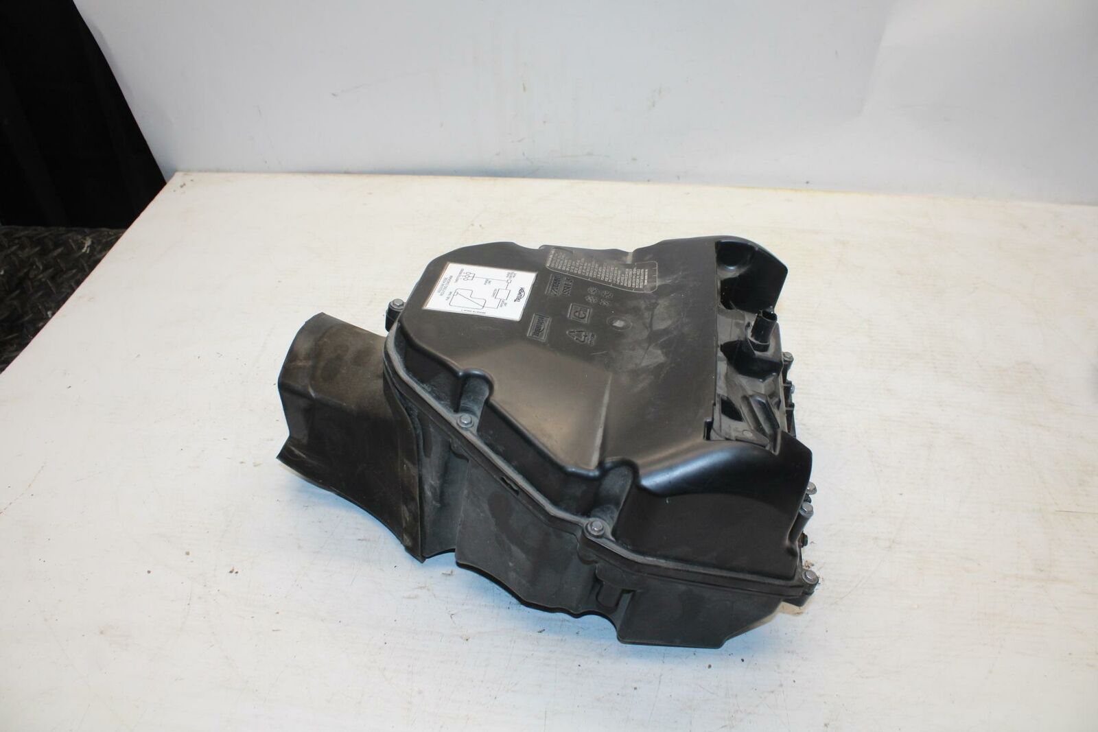 07-16 TRIUMPH STREET TRIPLE AIRBOX AIR INTAKE FILTER BOX BB361