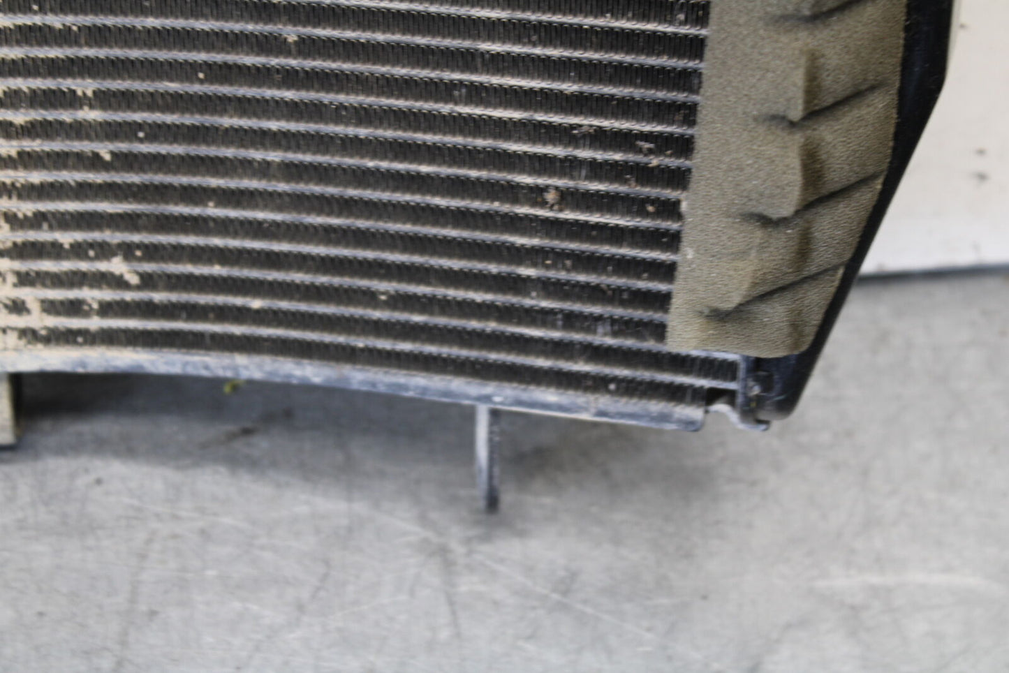 08-16 YAMAHA YZF R6 ENGINE RADIATOR MOTOR COOLER COOLING RADIATER BB665