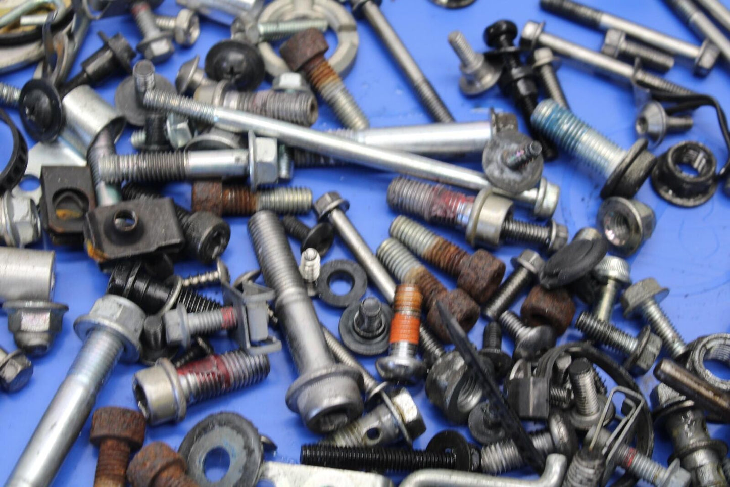 06-07 SUZUKI GSXR750 MISCELLANEOUS MOUNTING BOLTS HARDWARE MOTOR SCREWS BB613