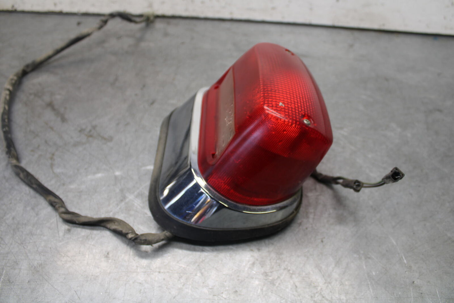05-09 SUZUKI BOULEVARD C90 TAILLIGHT REAR TAIL BRAKE LIGHT BB692