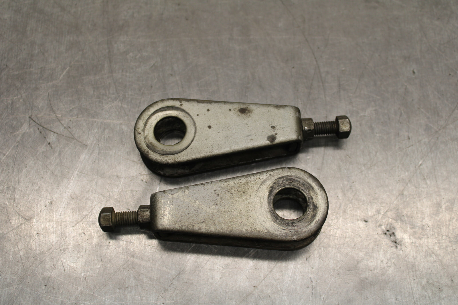 78 SUZUKI GS550E SWINGARM CHAIN TENSIONER ADJUSTMENT BRACKETS  BB133