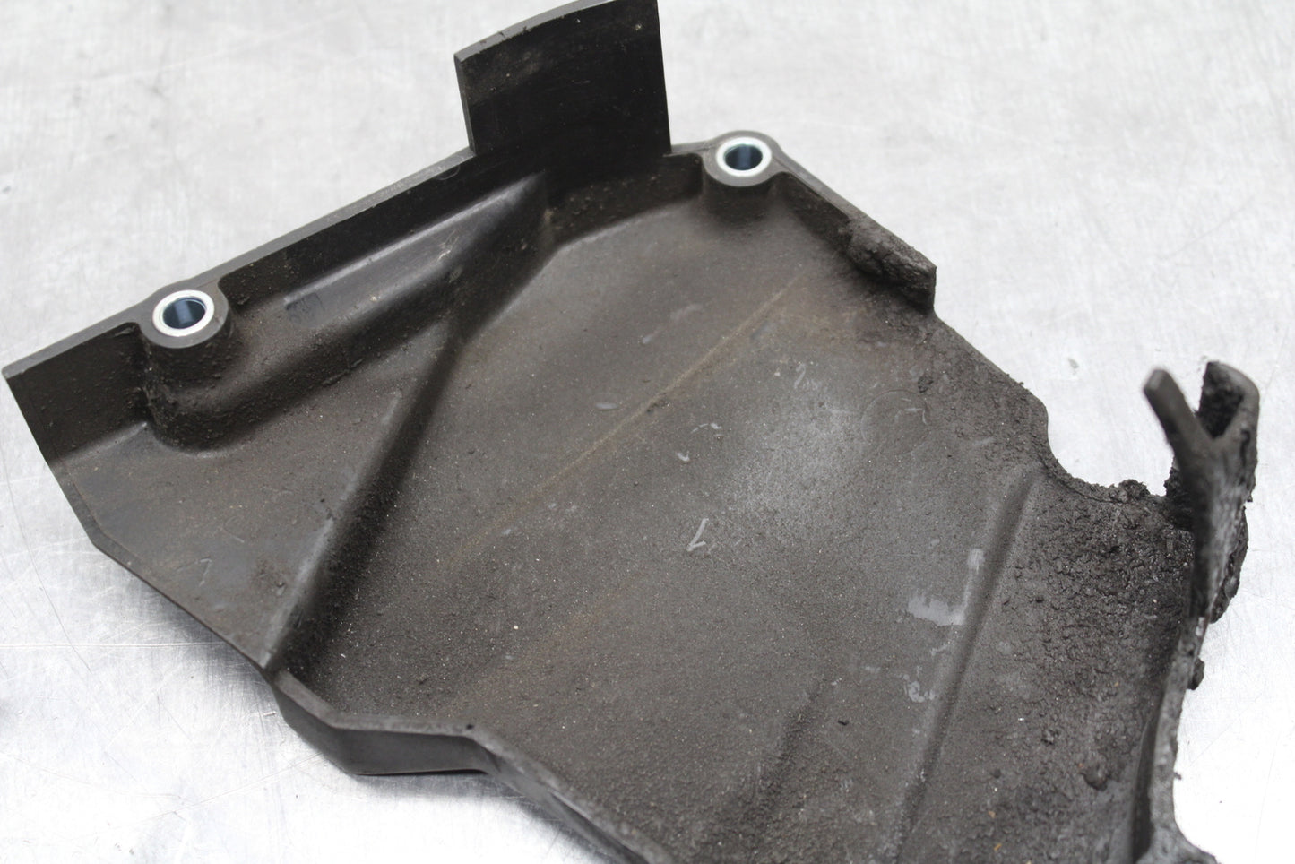 03-05 YAMAHA YZF R6  ENGINE SPROCKET COVER BB132