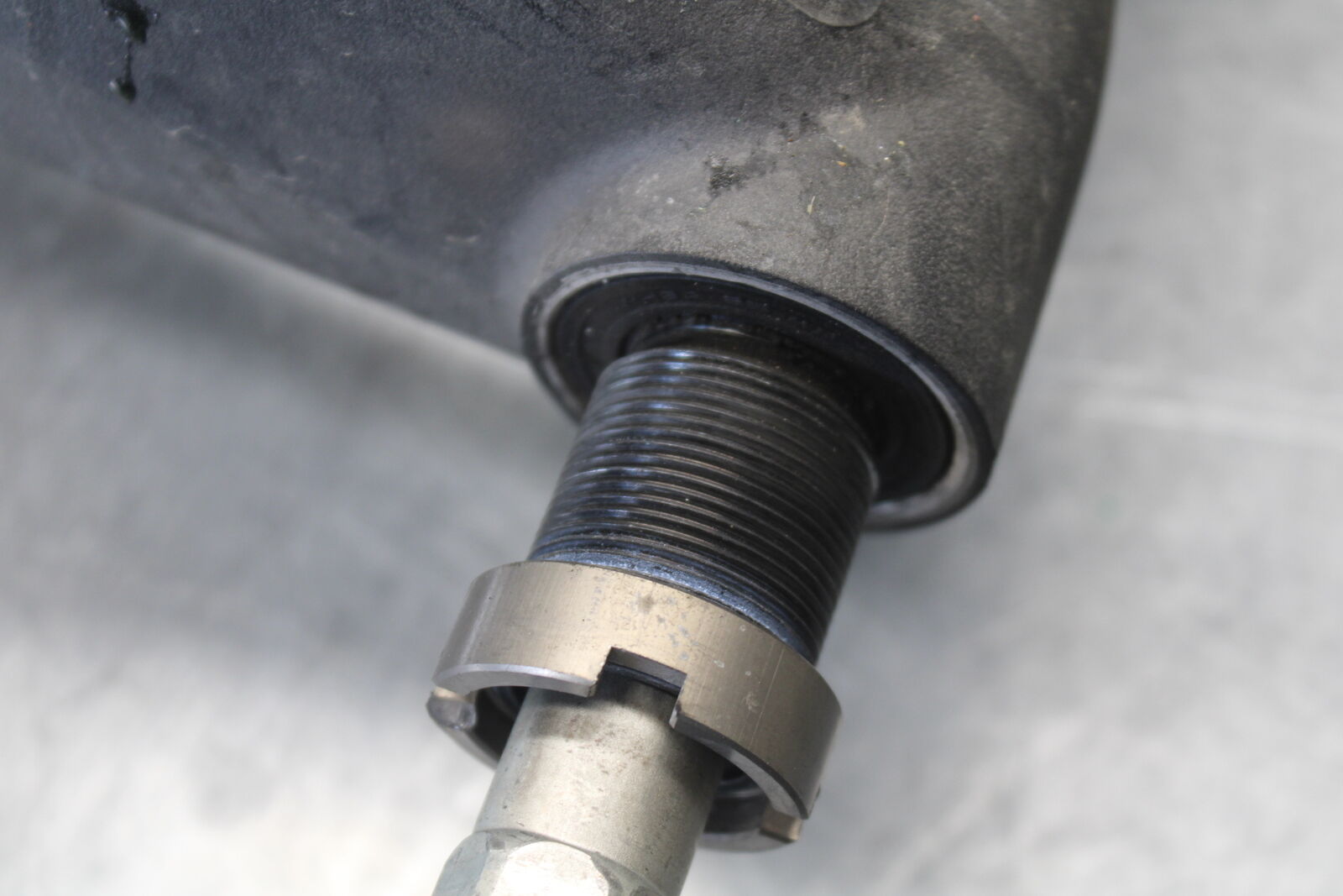 09-12 KAWASAKI NINJA ZX6R REAR SWINGARM BACK SWING ARM 33001-0212 BB698