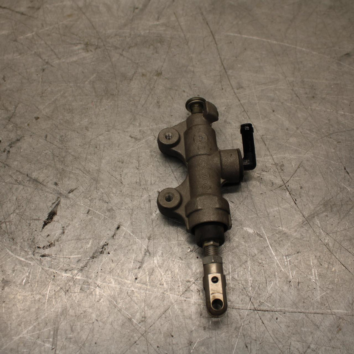 2007 Yamaha YZF R6 REAR BACK BRAKE MASTER CYLINDER 2C0-2583V-01-00 BB525