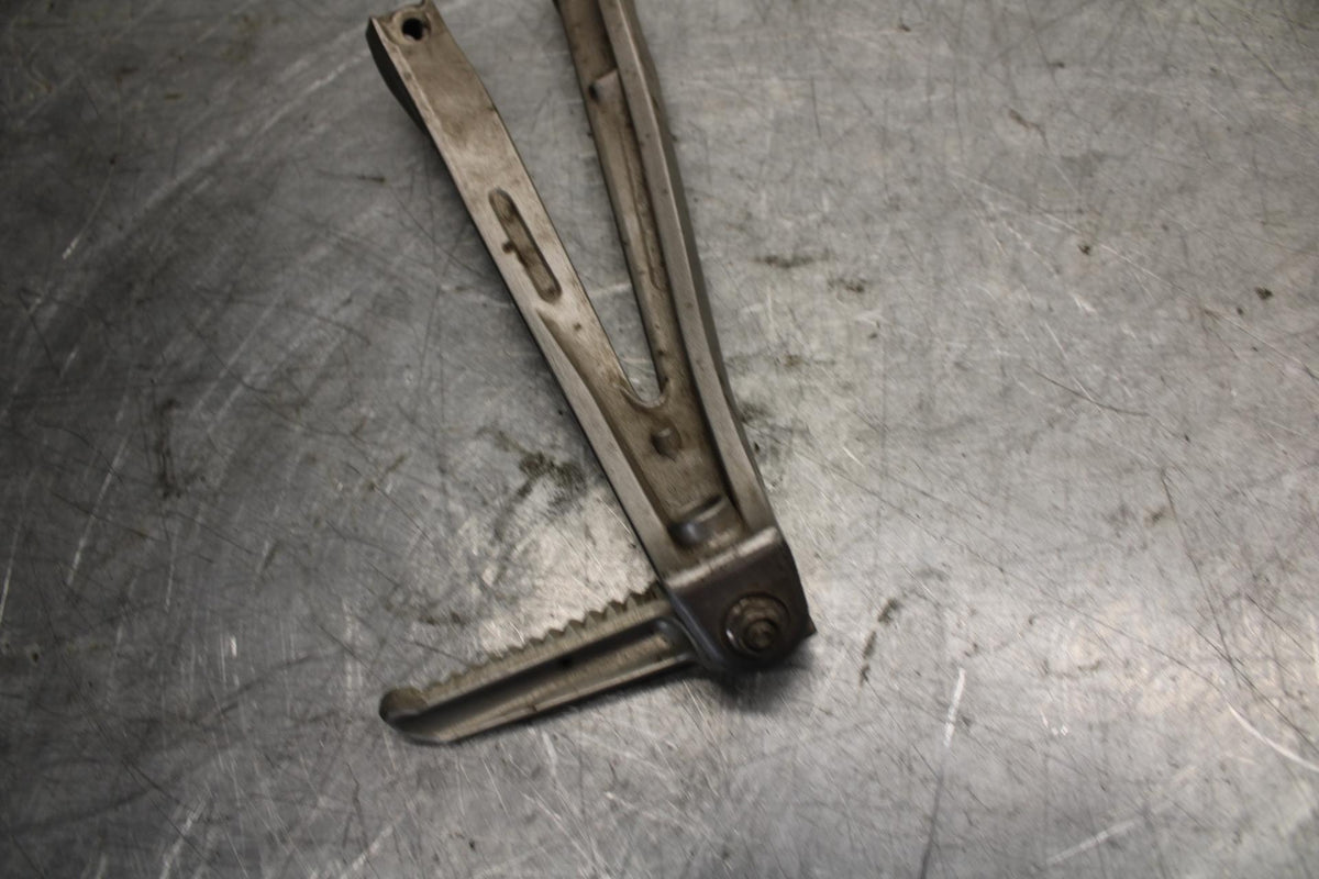 2007 Yamaha YZF R1 LEFT REAR PASSENGER PEG 5JJ-27431-10-00 5VY-2741L-00-00 BB523