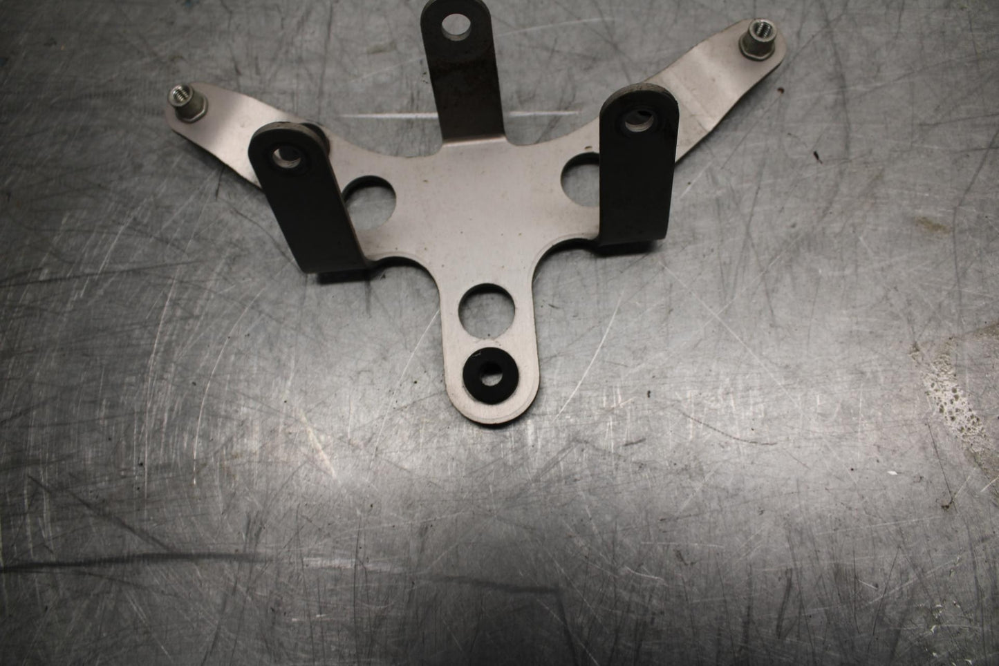 07-08 KAWASAKI CONCOURS 1400 ABS GAUGES STAY BRACKET BB449