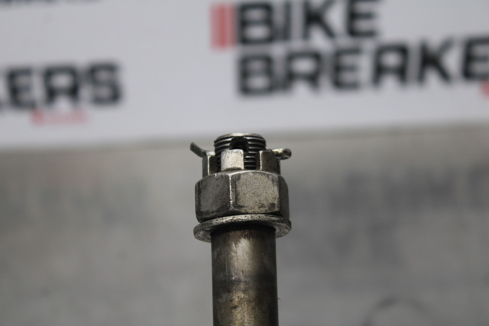 03-08 KAWASAKI VULCAN 1600 REAR AXLE BACK WHEEL RIM PIVOT BOLT AXEL BB196