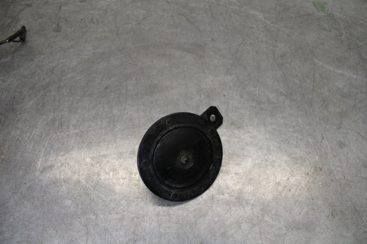 01-06 TRIUMPH TIGER 955I HORN SIGNAL BB693