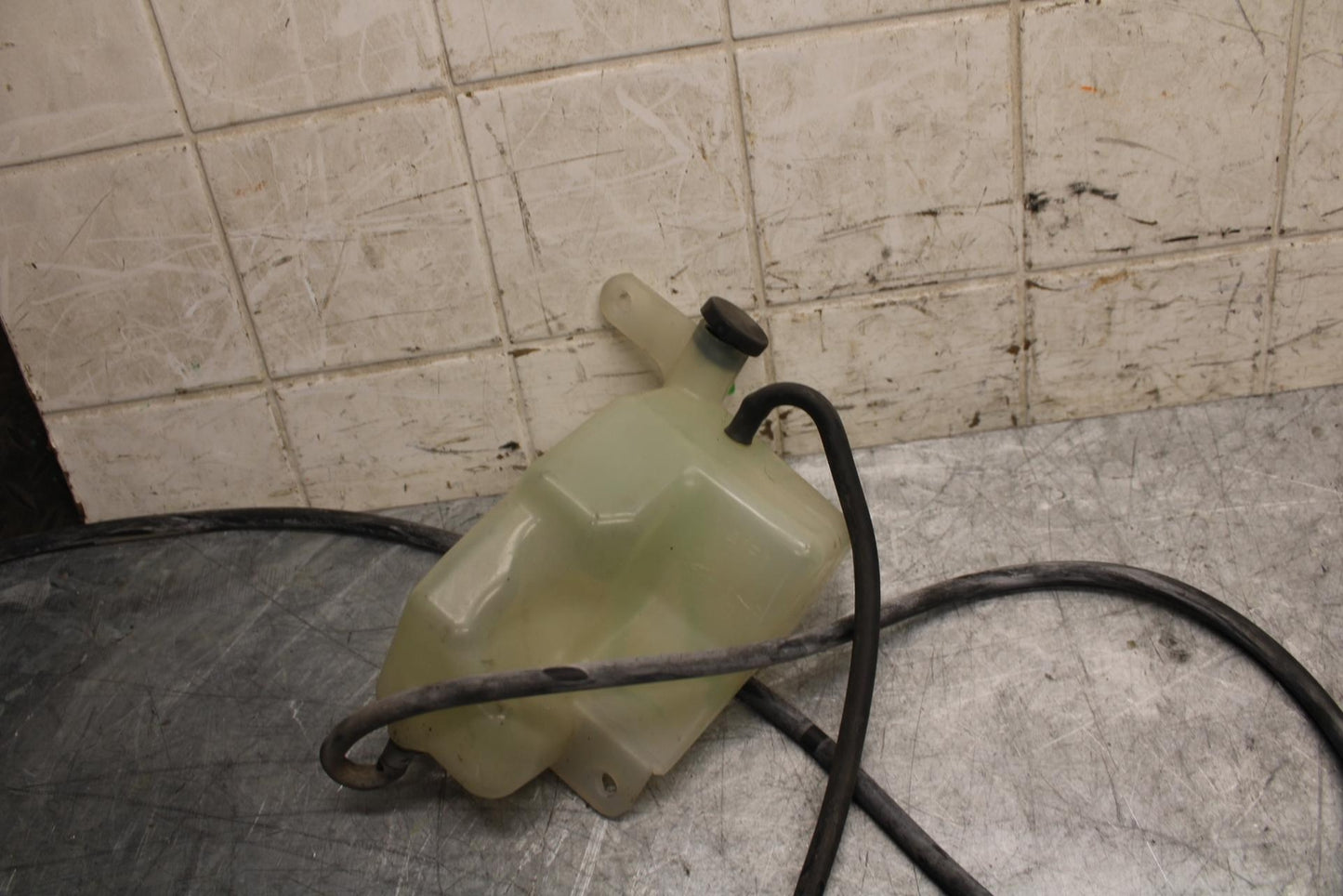 2007 Suzuki Boulevard M50 COOLANT WATER TANK RESERVOIR BOTTLE 17910-48G00 BB537