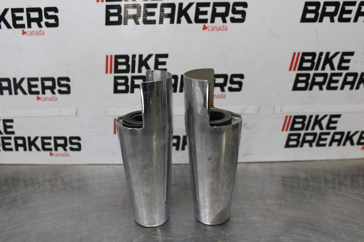 05-09 SUZUKI BOULEVARD C90 FRONT FORK UPPER COVER TOP GUARD SHIELD COWL  BB918