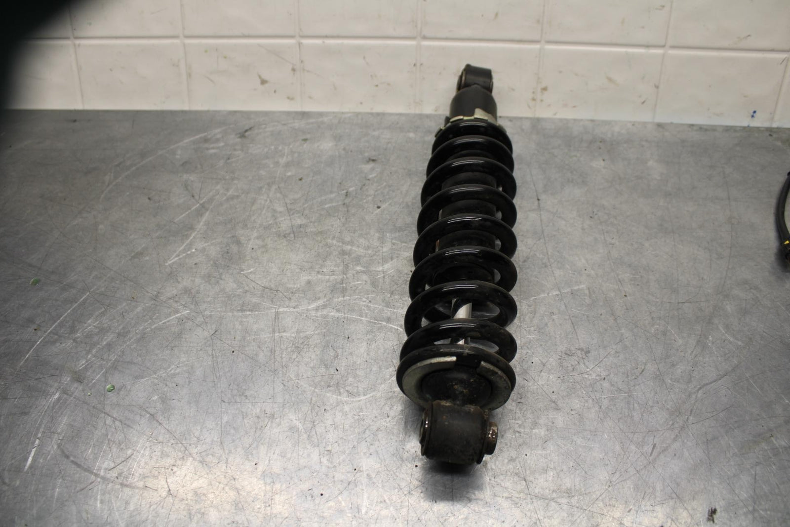 19-22 KAWASAKI Z400 REAR BACK SHOCK ABSORBER SUSPENSION BB586