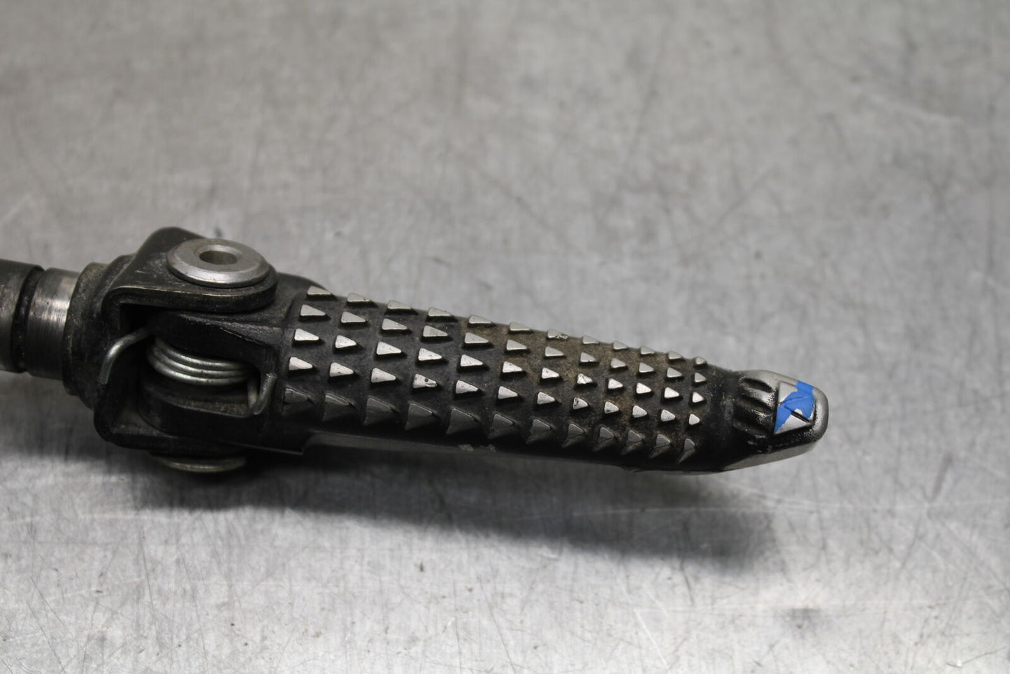 13-17 KAWASAKI NINJA ZX6R ZX636E RIGHT FRONT FOOT REST PEG STEP BB735