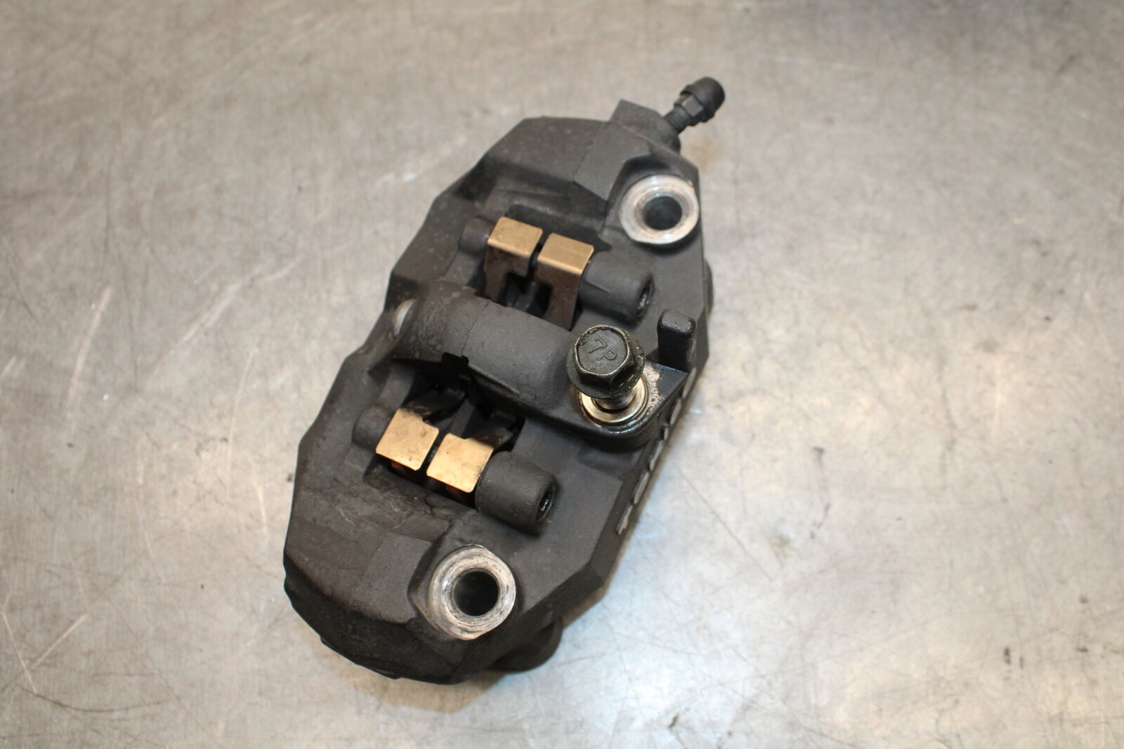 05-06 SUZUKI GSXR1000 RIGHT LEFT FRONT BRAKE CALIPER SET PAIR CALIPERS BB663