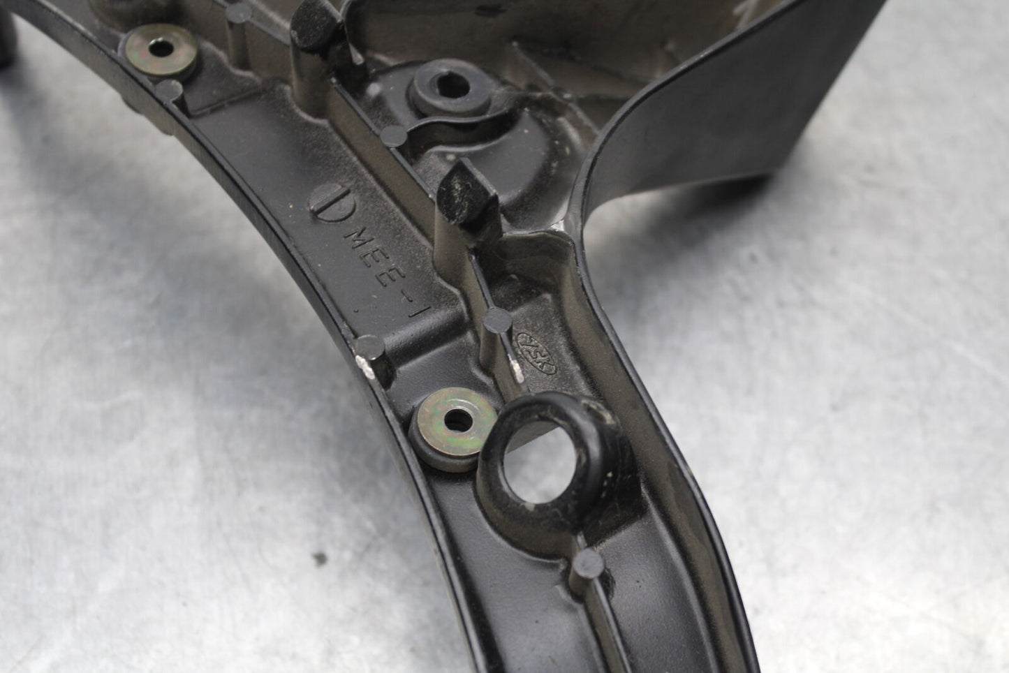 05-06 HONDA CBR600RR UPPER FAIRING MIRROR GAUGES STAY BRACKET BB655