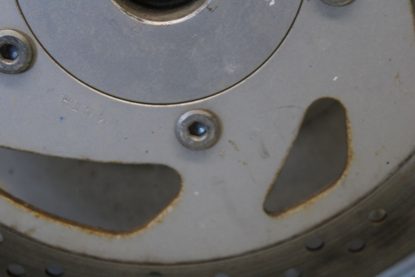 05-09 SUZUKI BOULEVARD C90 FRONT WHEEL FRONT RIM BB692