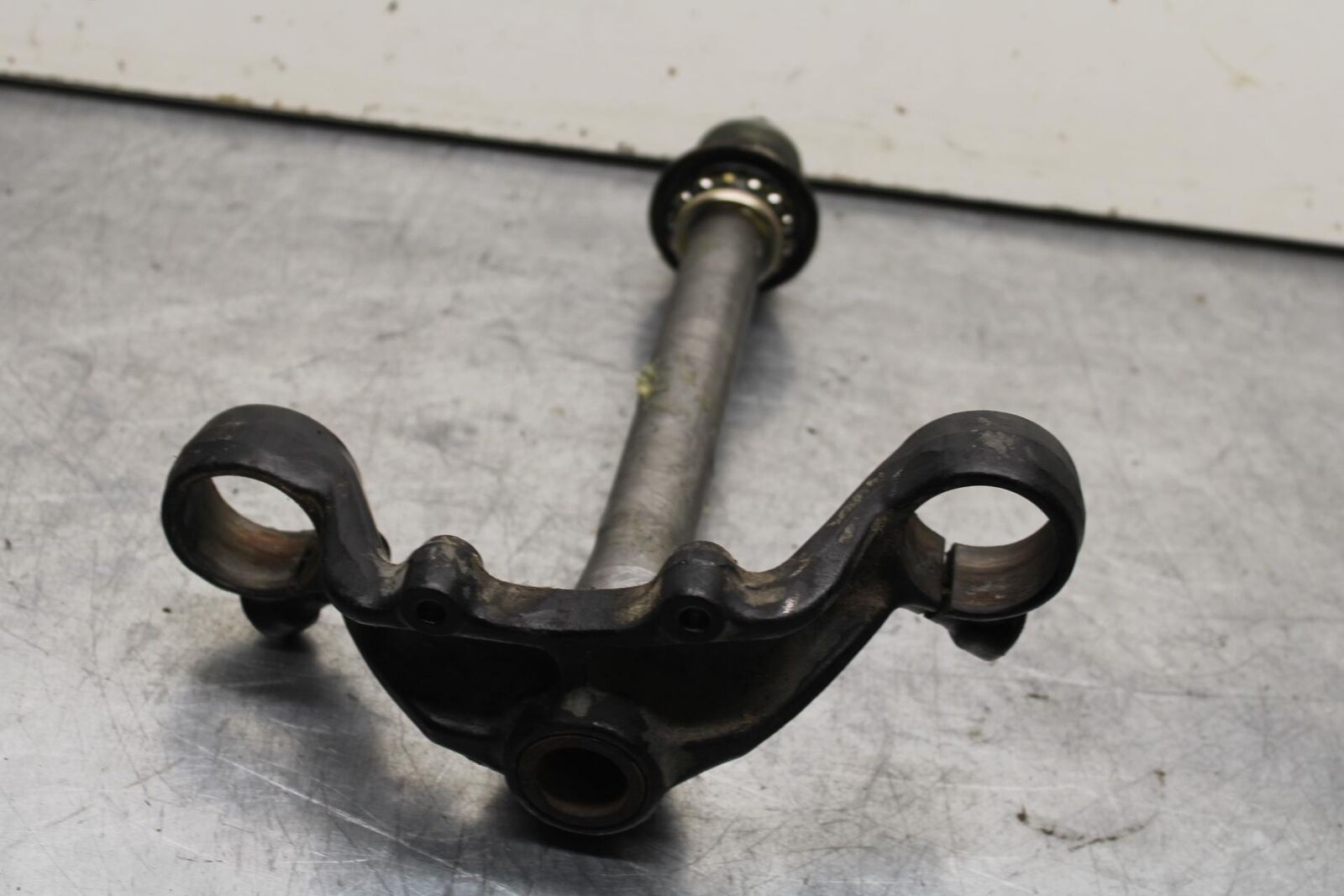 1985 Honda Shadow 500 VT500C FRONT FORKS CLAMP LOWER TRIPLE TREE STEM BB615