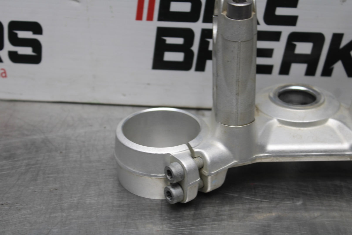 15 TRIUMPH TIGER 800 FORKS UPPER TRIPLE TREE CLAMP BB873