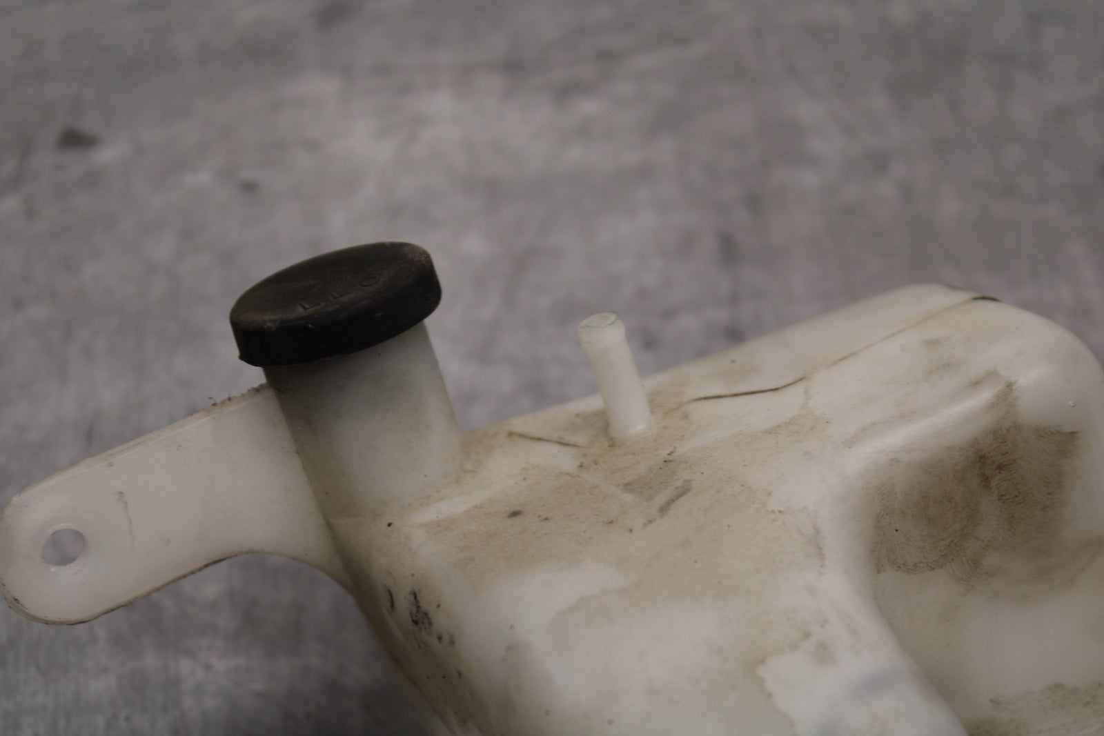 04 SUZUKI INTRUDER 800 COOLANT WATER TANK RESERVOIR BOTTLE BB758