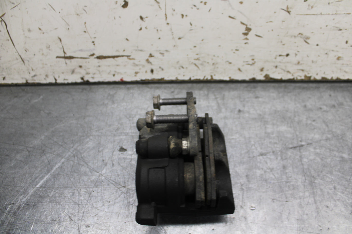 24 KAWASAKI NINJA 500 ABS RIGHT FRONT BRAKE CALIPER BB744