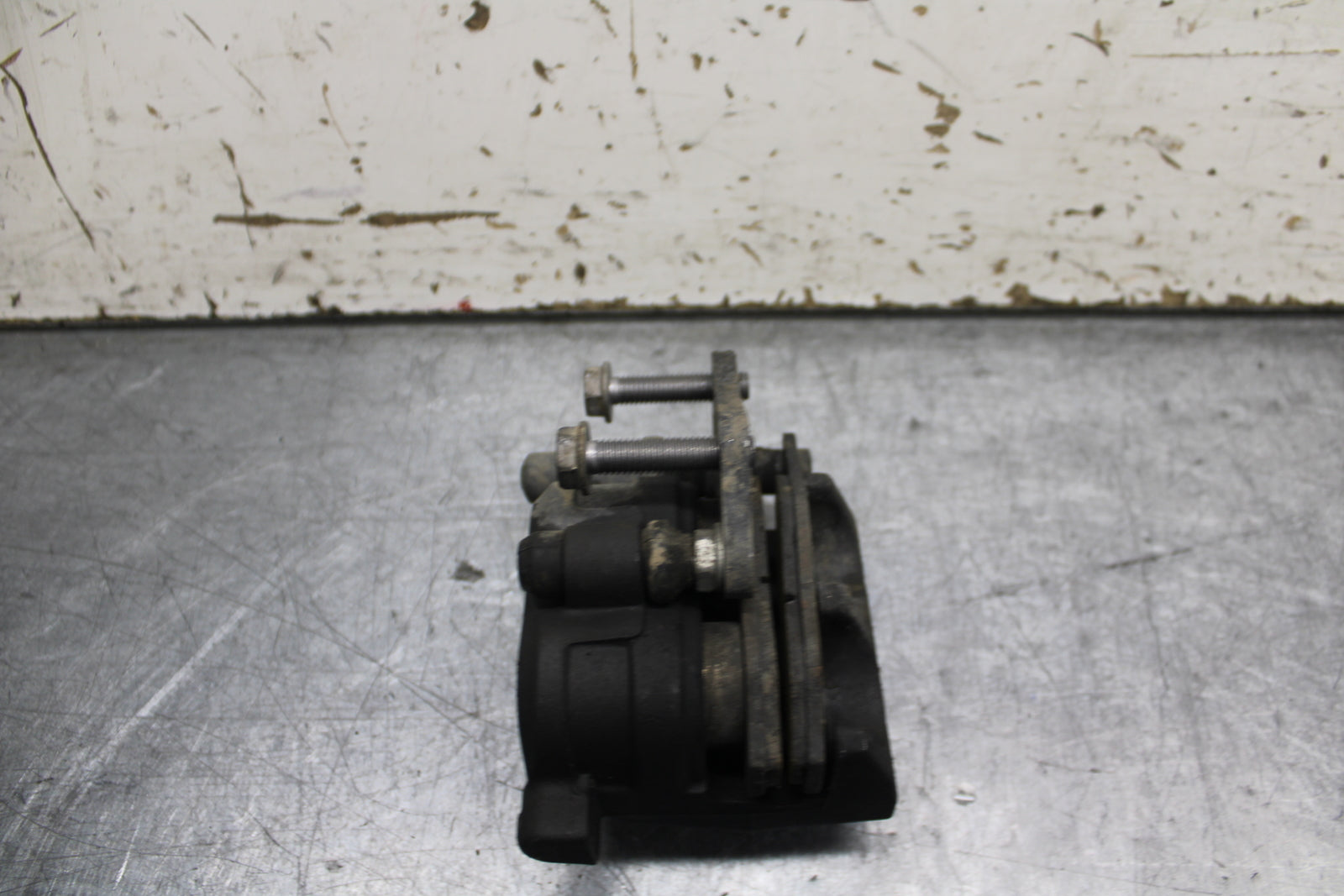 24 KAWASAKI NINJA 500 ABS RIGHT FRONT BRAKE CALIPER BB744