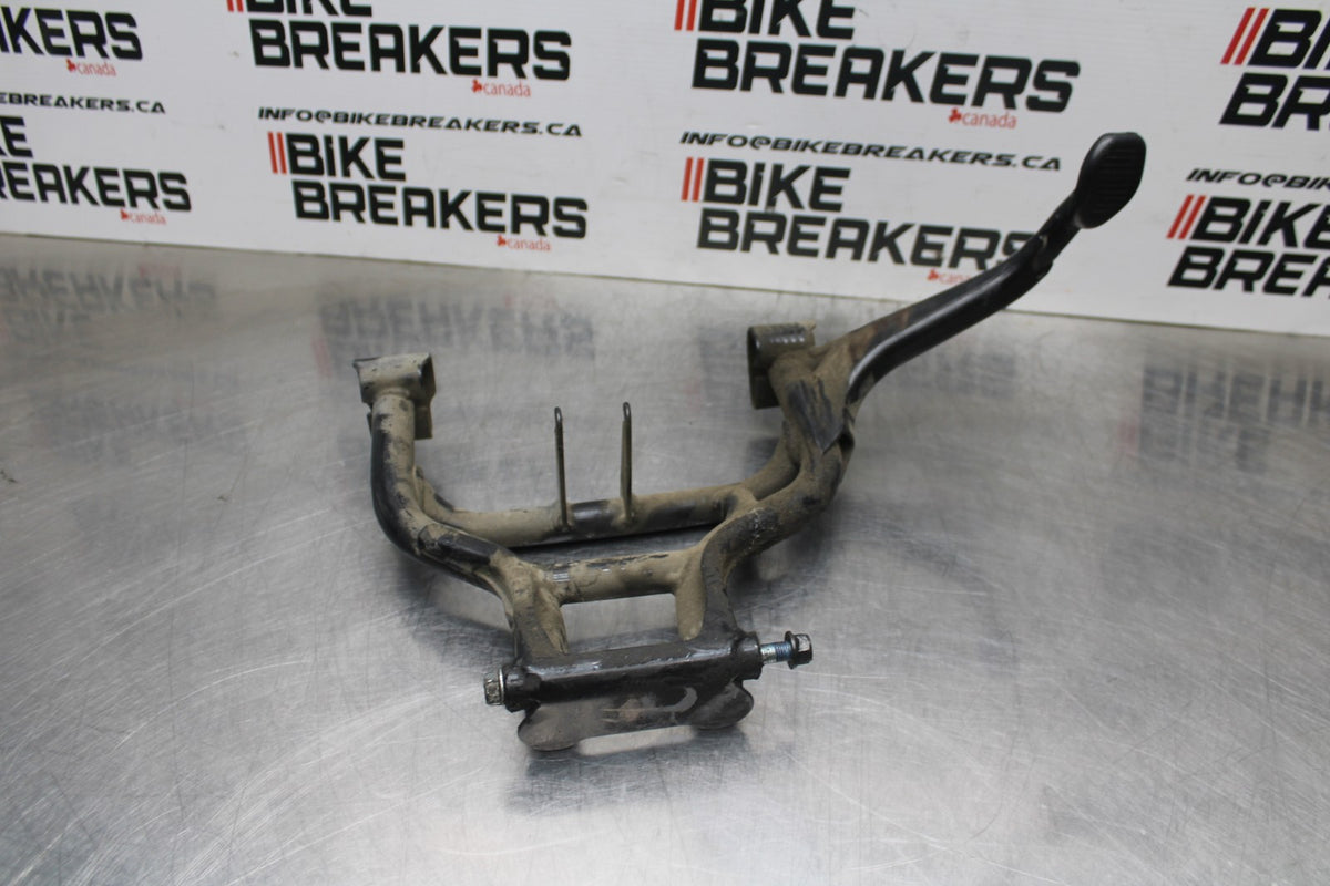 15 SUZUKI GW250F CENTER MAIN STAND BB789