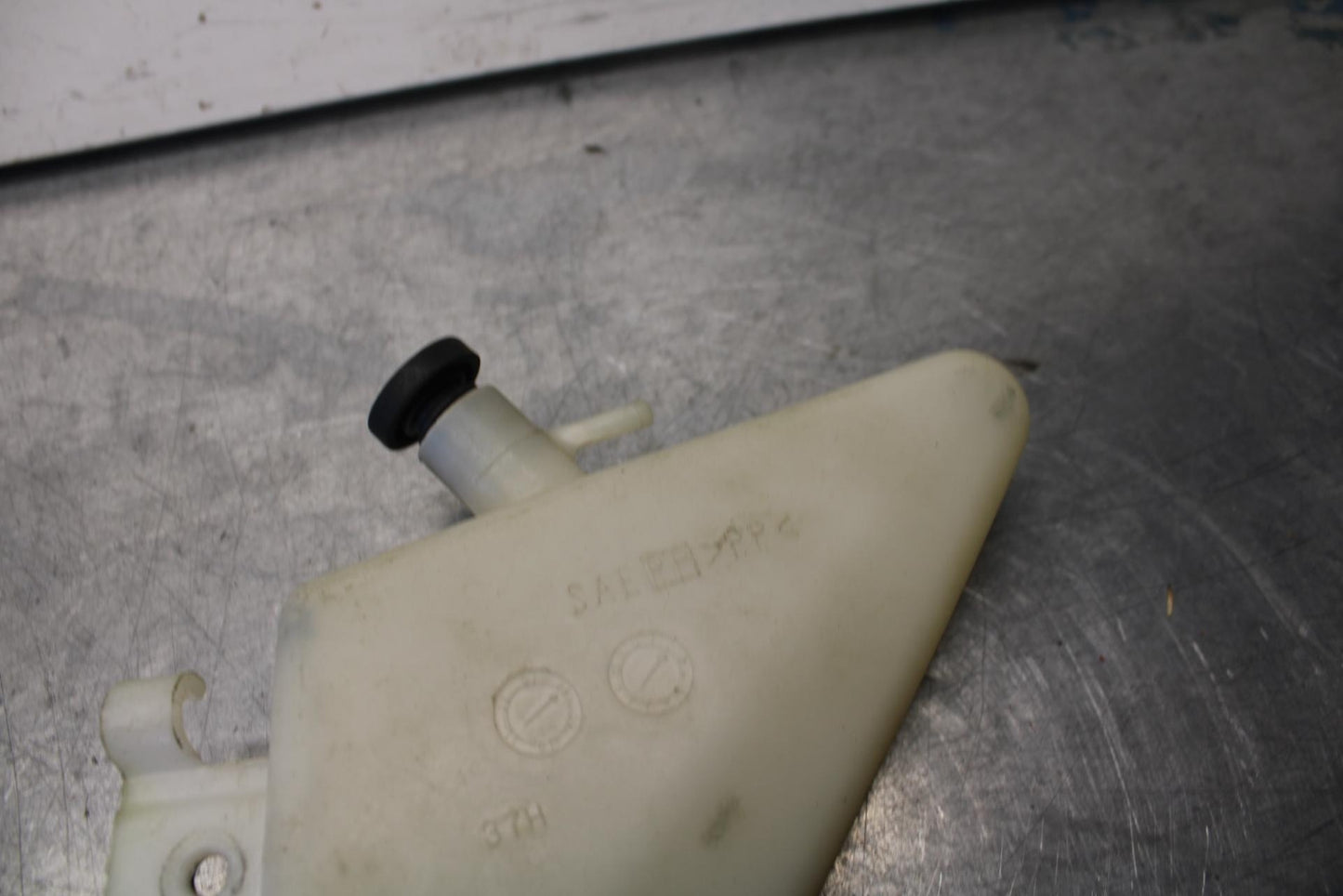 08-10 SUZUKI GSXR 600  COOLANT WATER TANK RESERVOIR BOTTLE BB101 #B