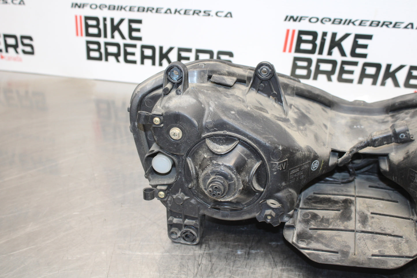 04-05 KAWASAKI NINJA ZX10R FRONT HEADLIGHT HEAD LIGHT LAMP BB163